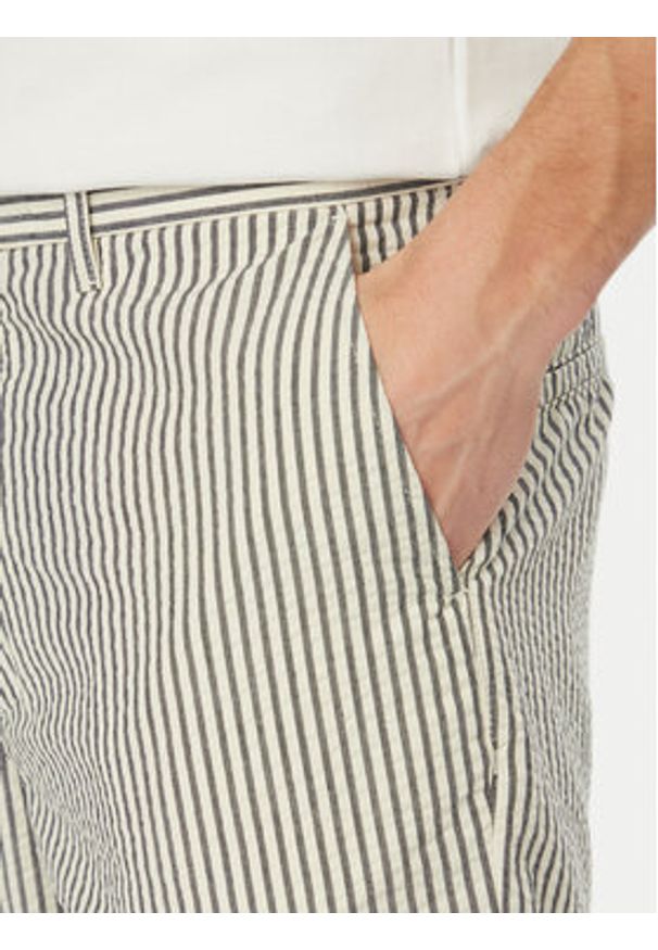 TOMMY HILFIGER - Tommy Hilfiger Szorty materiałowe Dover Seersucker MW0MW42359 Beżowy jasny Slim Fit. Kolor: beżowy. Materiał: bawełna
