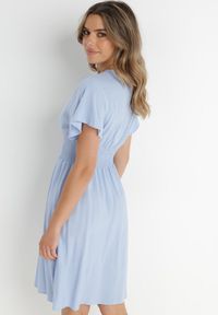 Born2be - Jasnoniebieska Sukienka z Wiskozy Saede. Kolor: niebieski. Materiał: wiskoza. Wzór: gładki. Sezon: lato. Typ sukienki: kopertowe. Długość: mini