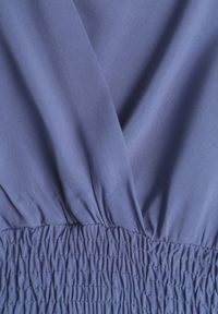 Renee - Granatowa Sukienka z Wiskozy Jadith. Okazja: na co dzień. Kolor: niebieski. Wzór: gładki. Typ sukienki: kopertowe. Materiał: wiskoza. Długość rękawa: krótki rękaw. Sezon: lato. Styl: casual. Długość: mini #4