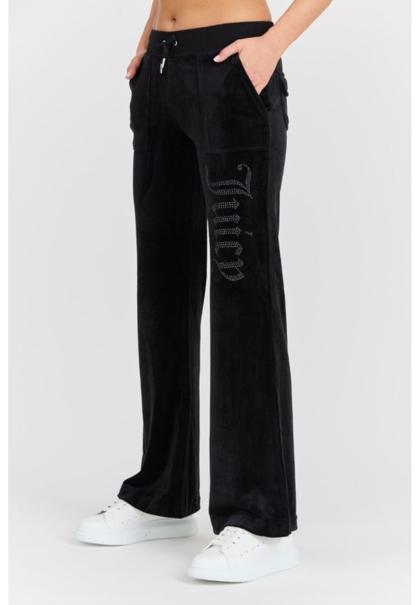 Juicy Couture - JUICY COUTURE Czarne damskie dresowe spodnie Layla Jewelled Low Rise Pant. Kolor: czarny. Materiał: dresówka