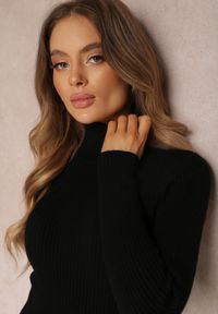 Renee - Czarny Golf Irinsyss. Typ kołnierza: golf. Kolor: czarny. Materiał: dzianina. Długość: długie. Wzór: prążki #2