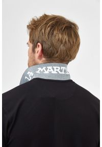 La Martina - LA MARTINA Czarna koszulka polo z wyszywanym logo. Typ kołnierza: polo. Kolor: czarny