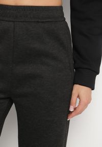 Born2be - Czarne Bawełniane Ocieplane Spodnie o Szerokim Kroju z Wysokim Stanem Hinatila. Stan: podwyższony. Kolor: czarny. Materiał: bawełna. Styl: elegancki