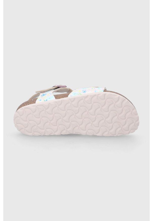Birkenstock sandały dziecięce Rio kolor różowy. Zapięcie: klamry. Kolor: różowy. Materiał: guma, materiał. Obcas: na obcasie. Wysokość obcasa: niski