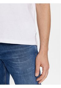 Pepe Jeans T-Shirt Clement PM509220 Biały Regular Fit. Kolor: biały. Materiał: bawełna