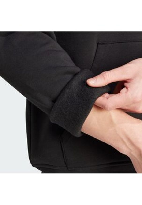 Adidas - adidas Bluza Trefoil Essentials IY4930 Czarny Regular Fit. Kolor: czarny. Materiał: bawełna