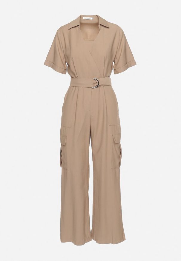 Born2be - Beżowy Kombinezon Utility z Kopertowym Dekoltem Paskiem i Szerokimi Kieszeniami Pallilena. Okazja: na co dzień. Kolor: beżowy. Styl: elegancki, casual
