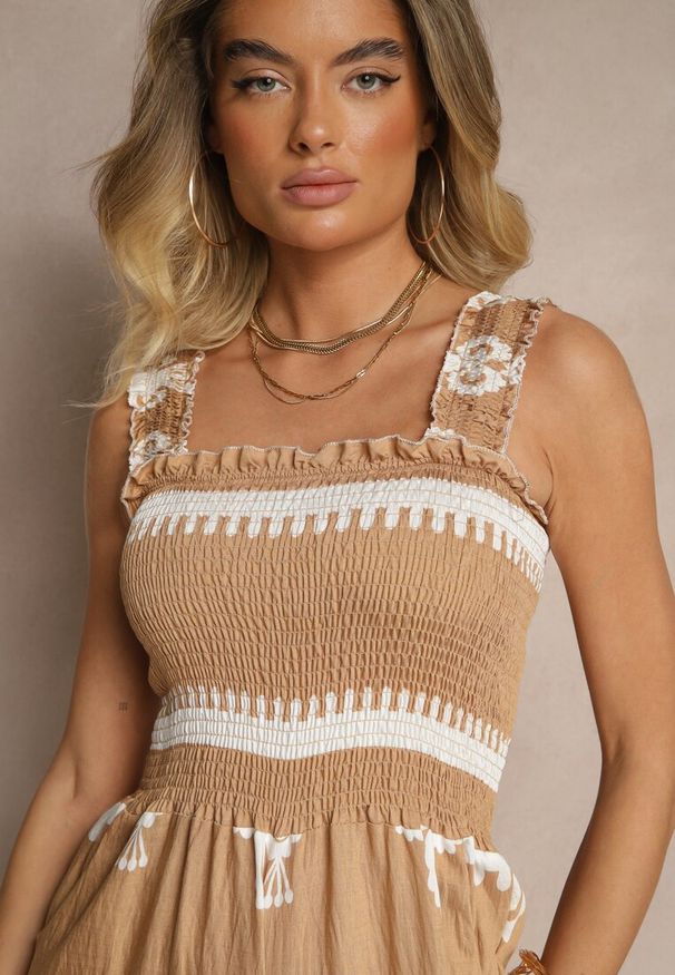 Renee - Brązowy Kombinezon Wide Leg z Wiskozy na Ramiączkach Zdobiony Etnicznym Wzorem Melriti. Okazja: na co dzień. Kolor: brązowy. Materiał: wiskoza. Długość rękawa: na ramiączkach. Wzór: aplikacja. Styl: casual, klasyczny