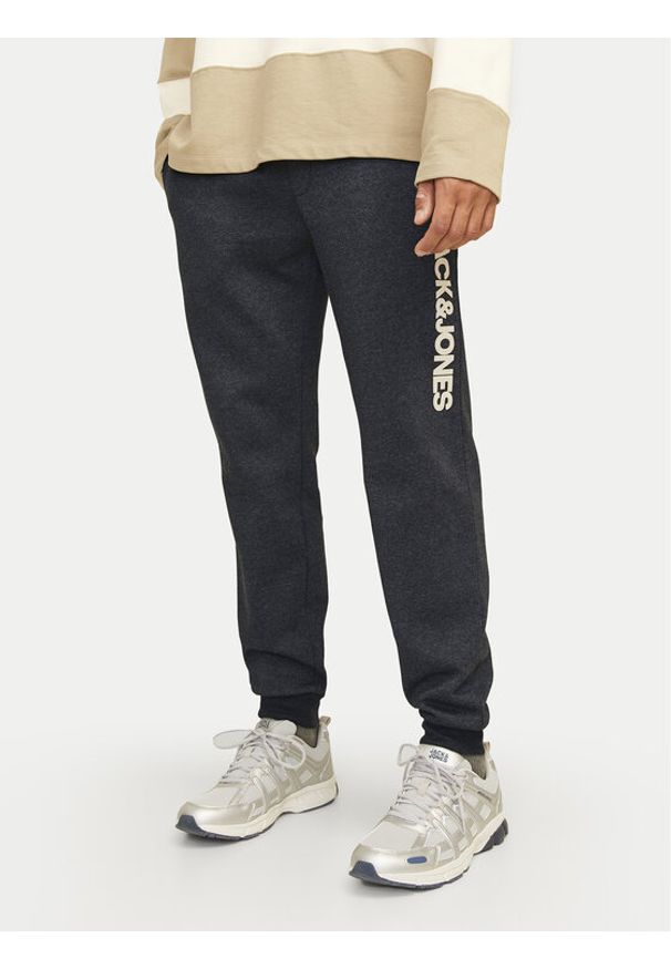 Jack & Jones - Jack&Jones Spodnie dresowe Gordon 12258477 Czarny Regular Fit. Kolor: czarny. Materiał: bawełna