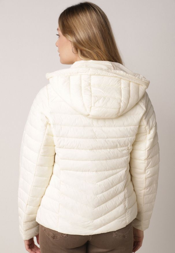 Born2be - Jasnobeżowa Klasyczna Kurtka Przejściowa z Pikowaniem i Odpinanym Kapturem Pretiella. Okazja: na co dzień, na spacer. Kolor: beżowy. Materiał: jeans, nylon. Styl: klasyczny