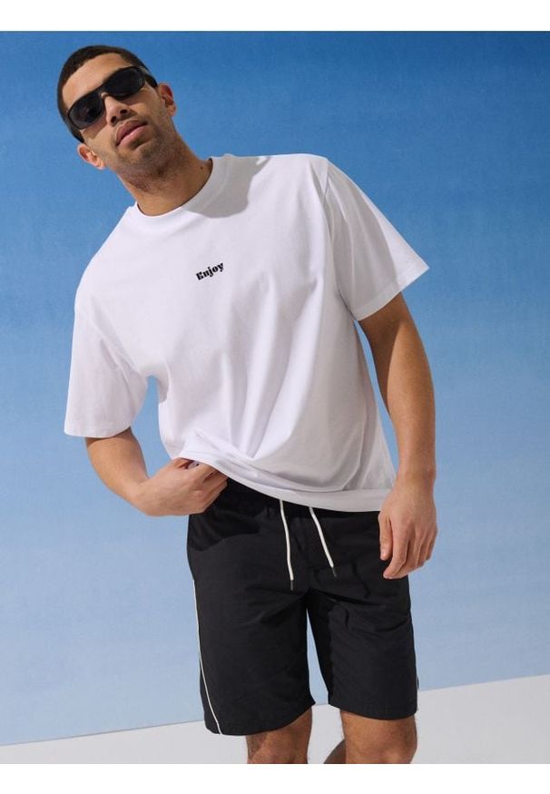 Sinsay - Bawełniane szorty jogger - czarny. Kolor: czarny. Materiał: bawełna