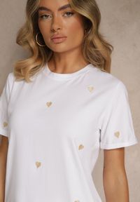 Renee - Biało-Beżowy Bawełniany T-shirt z Motywem Serc Aramiraa. Okazja: na co dzień. Kolor: biały. Materiał: bawełna. Styl: casual