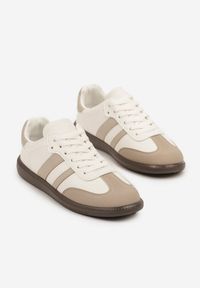 Born2be - Beżowo-Białe Płaskie Sneakersy Ozdobione Paskami Glaria. Nosek buta: okrągły. Zapięcie: pasek. Kolor: beżowy. Wzór: aplikacja. Obcas: na obcasie. Wysokość obcasa: niski #3