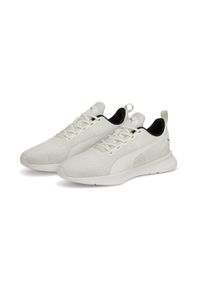 Buty do biegania damskie Puma FLYER RUNNER FEMME. Kolor: beżowy. Materiał: guma, materiał, tkanina, syntetyk. Sport: turystyka piesza