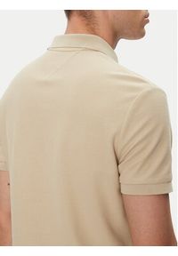 TOMMY HILFIGER - Tommy Hilfiger Polo MW0MW33167 Beżowy Regular Fit. Typ kołnierza: polo. Kolor: beżowy. Materiał: bawełna #5
