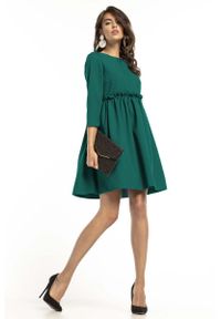 Tessita - Szmaragdowa Krótka Sukienka z Marszczonym Dołem. Kolor: zielony. Materiał: poliester, elastan. Długość: mini