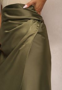 Renee - Zielona Spódnica o Kopertowym Kroju High Waist Onadea. Stan: podwyższony. Kolor: zielony. Materiał: satyna. Sezon: lato #2