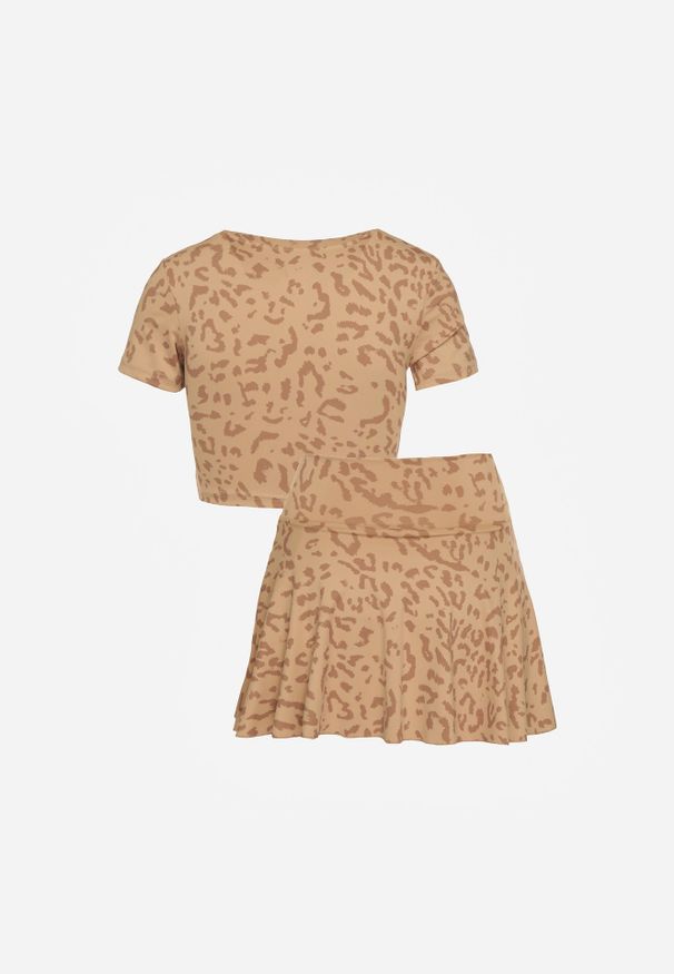 Renee - Brązowy Komplet Sportowy Spódnico-Spodenki Mini i Krótki T-shirt Tillifia. Kolor: brązowy