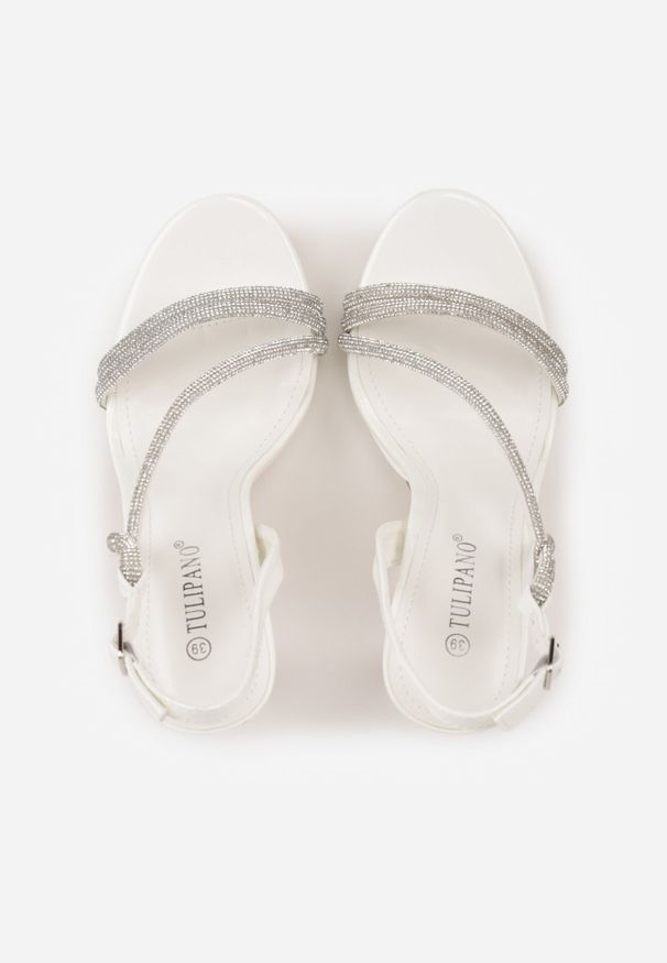 Born2be - Białe Szpilki Sandały Ozdobione Cyrkoniami i Transparentnymi Paskami Vikialie. Zapięcie: pasek. Kolor: biały. Wzór: aplikacja. Obcas: na szpilce. Styl: klasyczny, elegancki