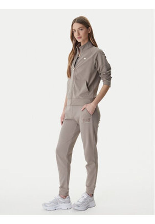 EA7 Emporio Armani Spodnie dresowe 7W000538 AF15831 Brązowy Regular Fit. Kolor: brązowy. Materiał: bawełna