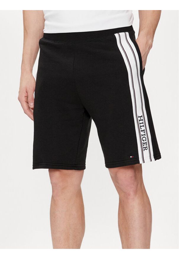 TOMMY HILFIGER - Tommy Hilfiger Szorty sportowe UM0UM03200 Czarny Regular Fit. Kolor: czarny. Materiał: bawełna. Styl: sportowy