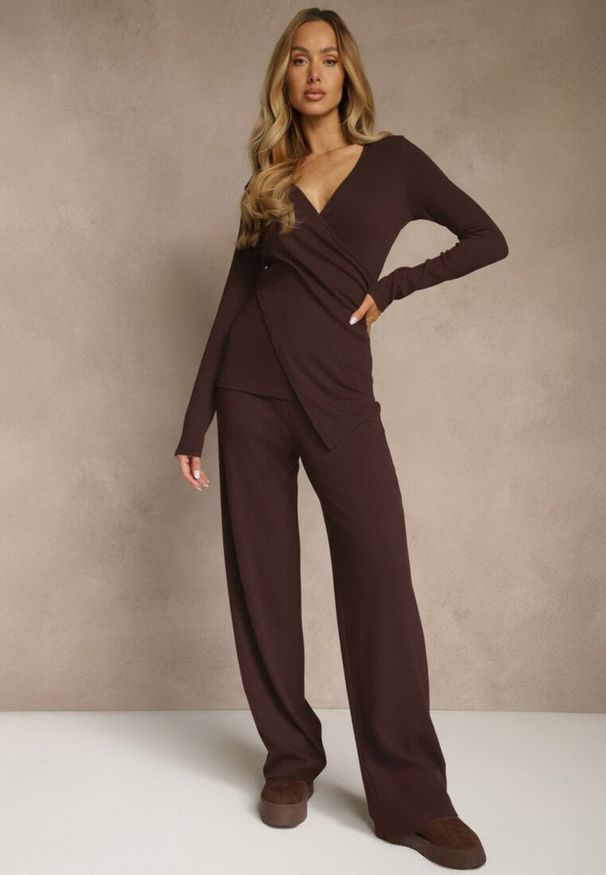 Renee - Brązowy Komplet z Bawełny Kopertowa Bluzka Longsleeve i Szerokie Spodnie Amaferia. Kolor: brązowy. Materiał: bawełna