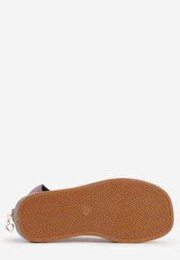 Renee - Szare Sandały Typu Botki Ozdobione Metaliczną Klamrą z Przodu Adrasaia. Zapięcie: klamry. Kolor: szary. Wzór: aplikacja. Sezon: lato #8