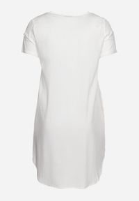 Born2be - Biała Pudełkowa Sukienka z Nakładką przy Dekolcie z Wiskozy Moaneni. Okazja: na co dzień. Kolor: biały. Materiał: wiskoza. Długość rękawa: krótki rękaw. Typ sukienki: proste. Styl: casual #7