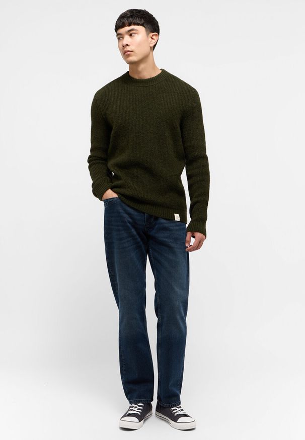 Mustang - MUSTANG EMIL C CREW MĘSKI SWETER ELEGANCKI RIFLE GREEN 1015801 6514. Styl: elegancki