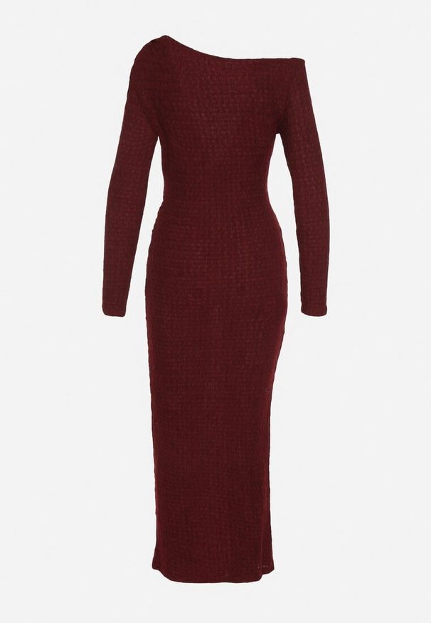 Born2be - Bordowa Dopasowana Sukienka z Metaliczną Ozdobą na Ramieniu Reilara. Kolor: czerwony. Wzór: aplikacja. Styl: elegancki