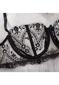 Intica - Komplet bielizny koronkowej z półmiseczkami dla wyjątkowych chwil Janay. Kolor: czarny. Materiał: koronka #9