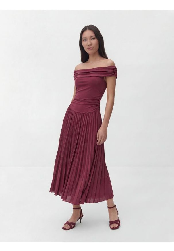 Reserved - Sukienka z modalem - brudny róż. Kolor: różowy. Materiał: dzianina