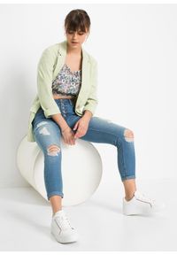 bonprix - Krótsze dżinsy z ozdobnymi przetarciami. Kolor: niebieski. Długość: krótkie #3