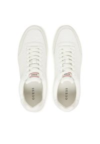 Guess Sneakersy FMFWI3 LEA12 Biały. Kolor: biały. Materiał: skóra