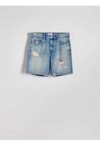 Reserved - Jeansowe szorty z przetarciami - niebieski. Kolor: niebieski. Materiał: jeans