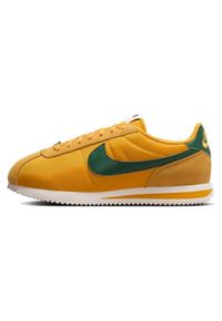 Buty do chodzenia damskie Nike Cortez. Kolor: żółty. Materiał: materiał, syntetyk. Szerokość cholewki: normalna. Model: Nike Cortez. Sport: turystyka piesza