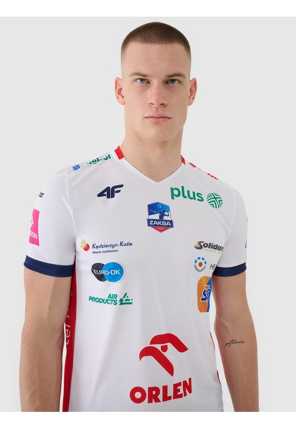 4f - 4F Koszulka meczowa replika domowa z sezonu 2024/25 męska 4F x Zaksa Kędzierzyn Koźle - multikolor M. Okazja: do domu. Typ kołnierza: dekolt w serek. Kolor: wielokolorowy. Materiał: dzianina, włókno, materiał, syntetyk. Wzór: gładki, nadruk, ze splotem. Styl: klasyczny, sportowy