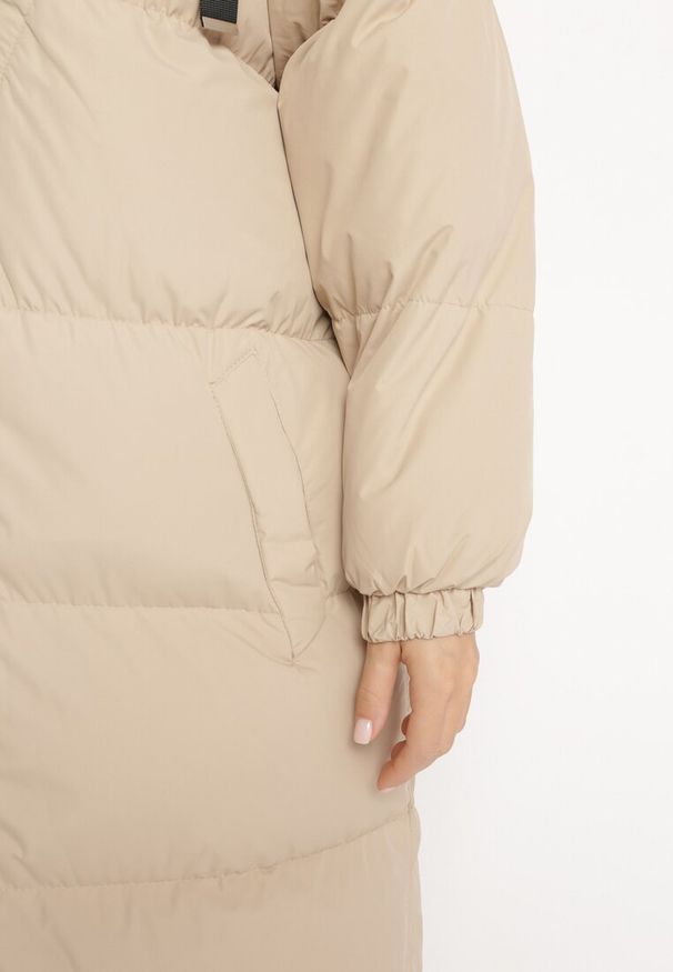 Born2be - Beżowa Długa Kurtka Pikowana Płaszcz na Zamek z Kapturem Lesea. Okazja: na co dzień. Typ kołnierza: kaptur. Kolor: beżowy. Materiał: dzianina, jeans. Długość: długie. Styl: casual, elegancki