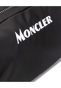 MONCLER - Czarna torba na pas. Kolor: czarny. Materiał: nylon. Wzór: aplikacja #3