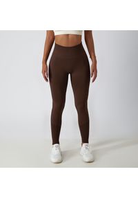 Intica - Legginsy treningowe modelujące sylwetkę z wysokim stanem Gulli. Stan: podwyższony. Kolor: brązowy. Materiał: tkanina. Sport: fitness