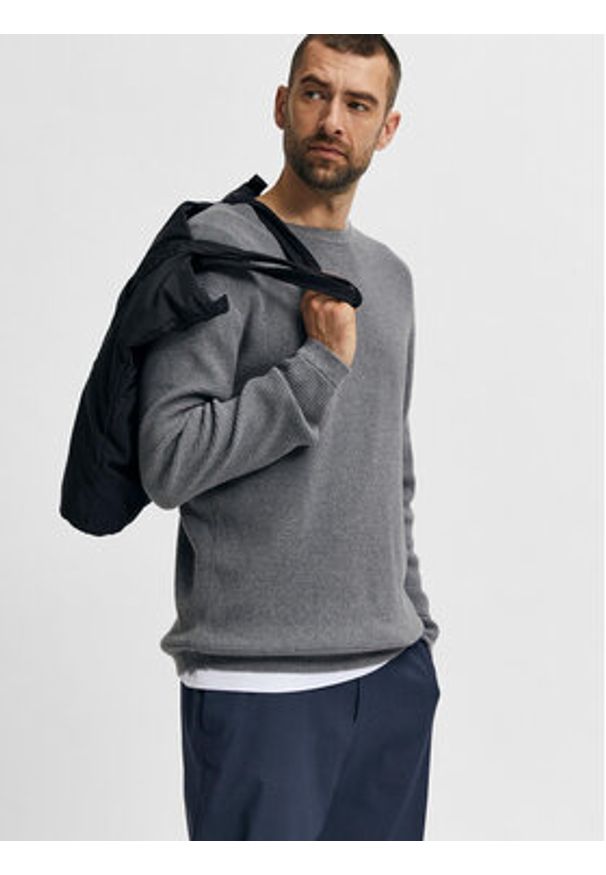 Selected Homme Sweter Rocks 16079776 Szary Regular Fit. Kolor: szary. Materiał: bawełna