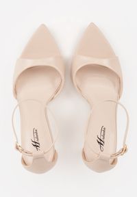 Renee - Beżowe Eleganckie Sandały w Szpic na Szpilce ze Sprzączką Murierah. Okazja: na imprezę, na co dzień. Zapięcie: sprzączka. Kolor: beżowy. Materiał: jeans. Obcas: na szpilce. Styl: elegancki #3