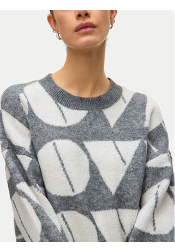Vero Moda Sweter Love 10331432 Szary Regular Fit. Kolor: szary. Materiał: syntetyk