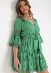 Born2be - Zielona Sukienka Hypsadina. Kolor: zielony. Materiał: materiał, bawełna, tkanina, koronka. Wzór: koronka. Typ sukienki: rozkloszowane. Długość: mini #2