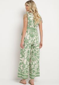 Born2be - Zielony Kopertowy Kombinezon z Wiskozą Wykończony Gumką w Talii z Materiałowym Paskiem Inatia. Okazja: na co dzień. Kolor: zielony. Materiał: wiskoza, materiał. Długość: długie. Styl: elegancki, casual #6