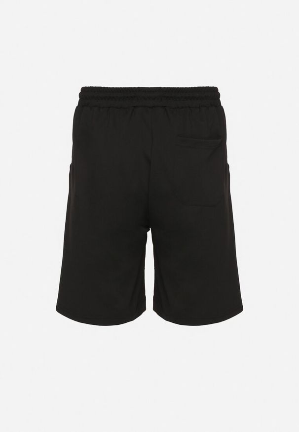 Born2be - Czarne Szorty Dresowe Ozdobione Sznurkami Evelzedi. Okazja: na co dzień. Kolor: czarny. Materiał: dresówka. Wzór: aplikacja. Styl: klasyczny, casual