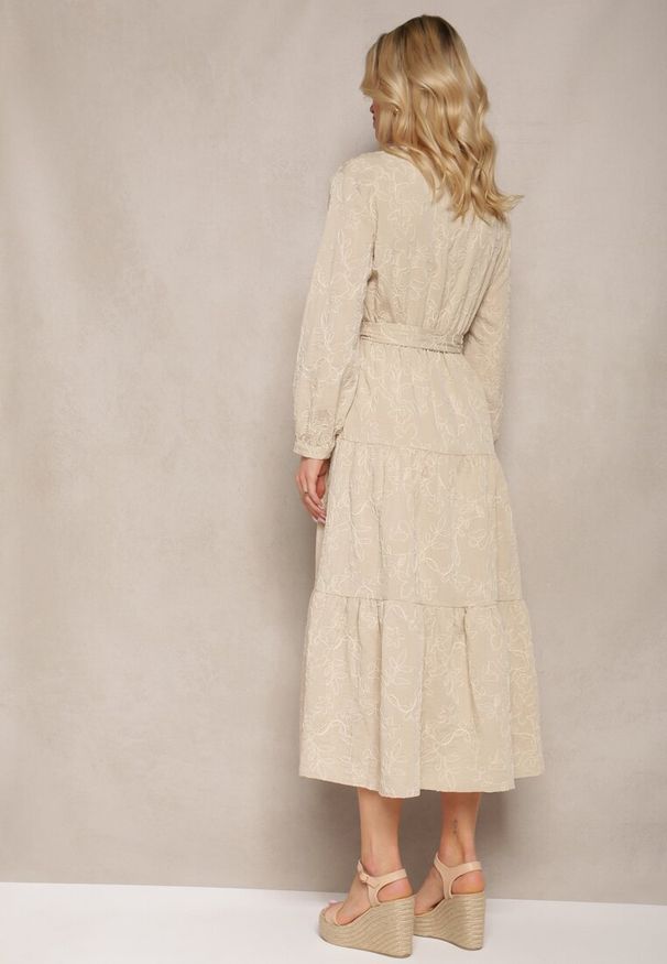 Renee - Beżowa Sukienka z Falbankami Gumką w Talii i Wiązanym Paskiem Obinella. Okazja: na co dzień, do pracy. Typ kołnierza: kołnierz z falbankami. Kolor: beżowy. Materiał: skóra. Typ sukienki: proste. Styl: casual, elegancki