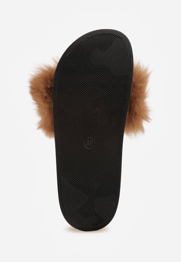 Born2be - Brązowe Klapki Z Futrem Shinydrrop. Okazja: do domu, na co dzień. Kolor: brązowy. Materiał: futro. Styl: casual