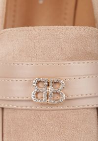 Born2be - Beżowe Półbuty na Słupku z Ozdobną Klamerką Vilena. Kolor: beżowy. Obcas: na słupku #8