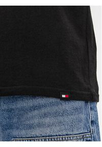 Tommy Jeans T-Shirt Varsity DM0DM18287 Czarny Regular Fit. Kolor: czarny. Materiał: bawełna
